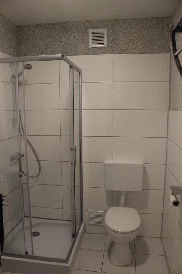 Zimmer Sucht Bewohner Duisburg Kültér fotó